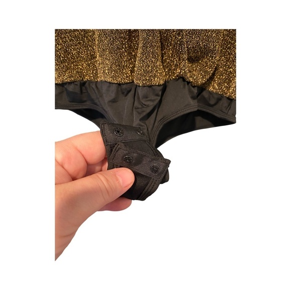 Steve Madden Metallic Knit Long Sleeve Gold Bodysuit NWT Size L - Picture 8 of 13